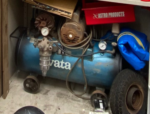 エアコンプレッサー