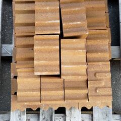 耐火レンガ（1個5.5kg/約40個）