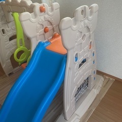 滑り台　ブランコ　バスケットゴール　室内遊具の画像