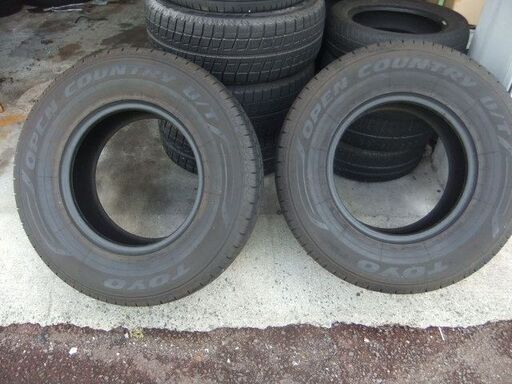 １６インチタイヤ　２本　265/70R16  TOYO