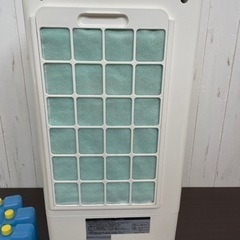 無料！マイナスイオン発生冷風扇☆リモコン無し☆動作確認済み☆保冷剤3個付き☆2003年製☆早く取りに来られる方を優先させていただきます【こちらは店舗です。浜村鹿野温泉ICから3分 買取本舗 宮本リサイクル 営業時間９～１９時 定休日水曜日】の画像