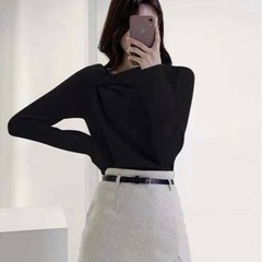 新品未使用　SEU フリーズ素材 イレギュラーネックトップス ブラックの画像