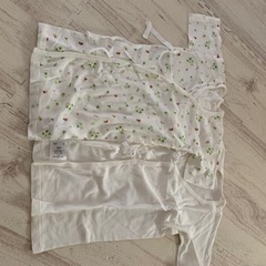 ベビー肌着、スタイ、ミトンの画像