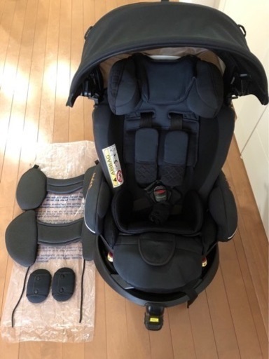 フラディア グロウ ハイデラックス チャイルドシート アップリカ
