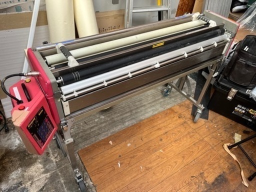 クロス　糊付け機械