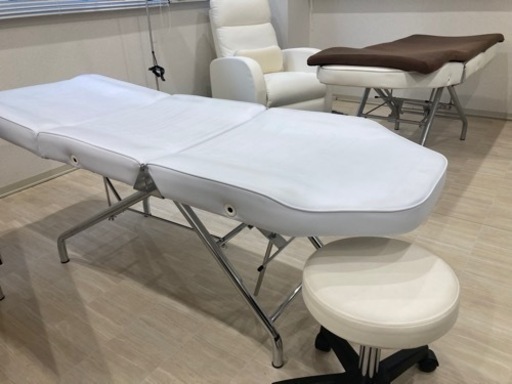 【美品】無孔エステベッド&スツール　エステ・マツエク・ネイル