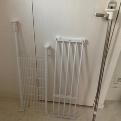 便利な突っ張り棚と突っ張り棒です8/7までの画像