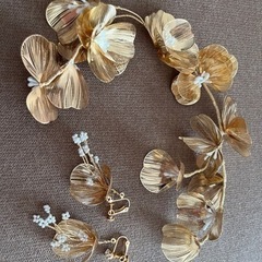 ヘアアクセサリー　ウェディングアクセサリーの画像