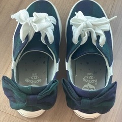 【中古美品】22.5㎝チェックリボンスニーカーの画像