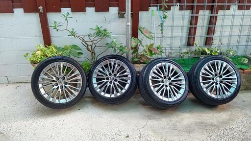 トヨタクラウン220系18インチ