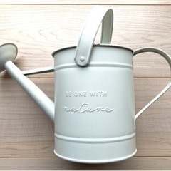 新品　シンプルオシャレなジョウロ　白