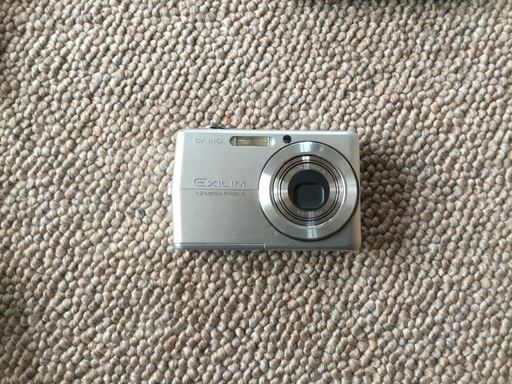 【最終値下げ】CASIO EXLIM EX-Z700 デジタルカメラ【取引中】