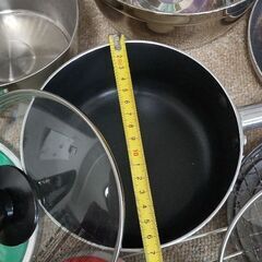 鍋や鍋蓋、キャンプ用鍋、ホットサンドメーカー等色々の画像