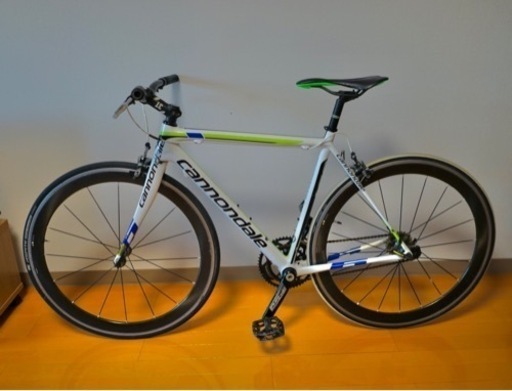 キャノンデール　フルカーボンロードバイク　スーパーシックスエボ