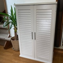 シューズボックス 下駄箱 通気性 白