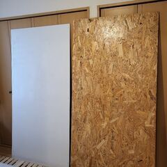 【DIYに！】OSB合板×2枚＋ホワイトボード1枚（横90×縦180）の画像
