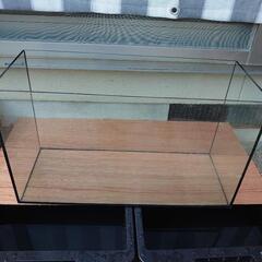 確定済　水槽　フレームレス　オールガラス