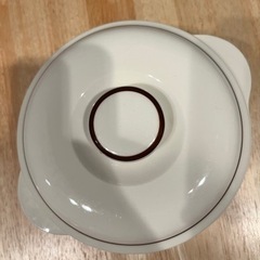 1人用の鍋のようなお皿の画像