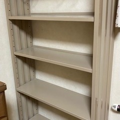 決まりました☆ 本棚、長テーブル、パイプ椅子3脚、扇風機まとめ売り