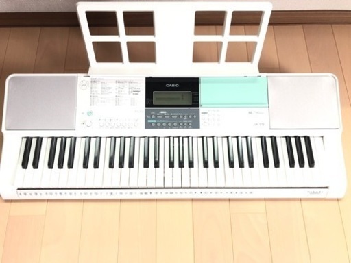 カシオ電子ピアノ　LK-512 61鍵盤　電子キーボード