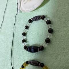 ネックレスとブレスレット2点の画像