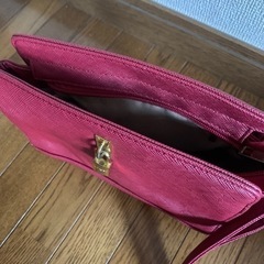 赤バック　ショルダーの画像