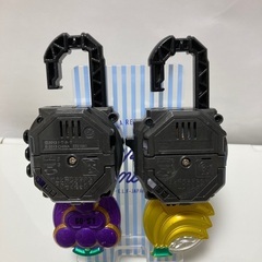 660、仮面ライダー鎧武　DXバナナロックシードとブドウロックシードの画像