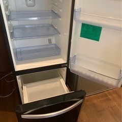 単身用の冷蔵庫の画像