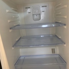 単身用の冷蔵庫の画像