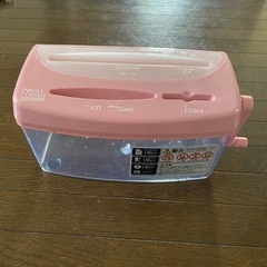 手回し　シュレッダー