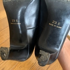RAFFINEE  パンプス　ヒール　黒　２３センチ　日本製の画像