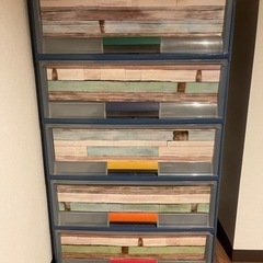プラスティック製衣装棚