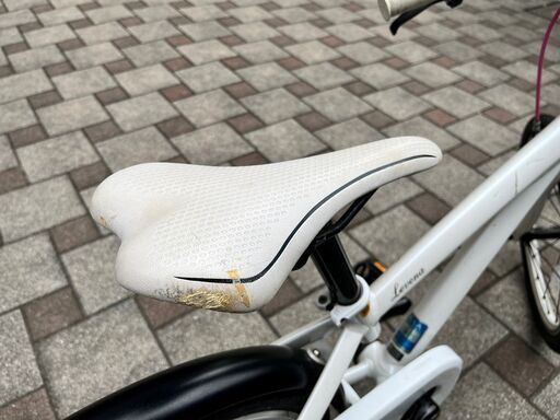ブリヂストン レベナ 子供用 自転車 18サイズ（ホワイト×ブレーキカバーピンク）