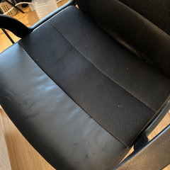 IKEAのデスクチェアの画像