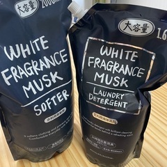 ホワイトフレグランスムスク 柔軟剤＆洗濯洗剤の画像