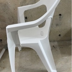 イタリア製軽量肘掛け付きチェアの画像