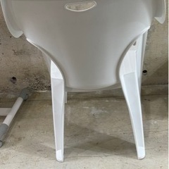 イタリア製軽量肘掛け付きチェアの画像