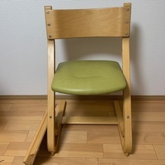 カリモクチターノ　子供椅子　キッズチェア　ベビーチェアの画像
