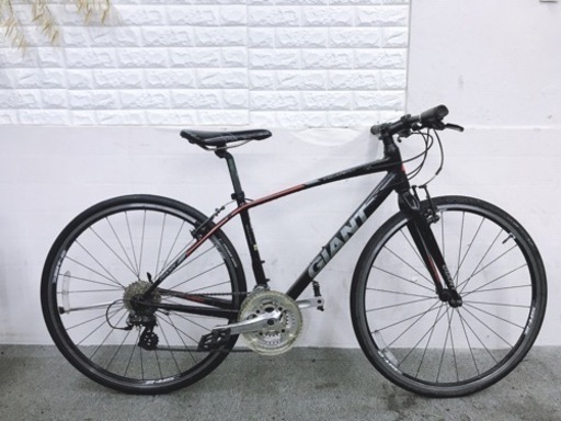 格安　人気なモデル　Giant  escapeRX クロスバイク　通勤・通学に最適