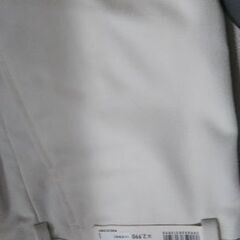 ユニクロパンツ白