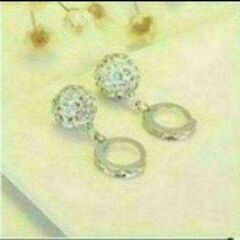 ▼①j←←←m16-0番  　大粒クリスタルアーチピアス          202208050754の画像