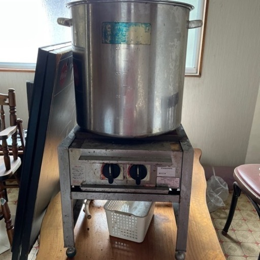 スープ寸胴とスープガスレンジ