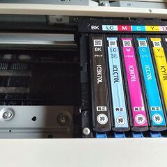 エプソン　プリンター　EP-706A用純正インク3本　および　本体の画像