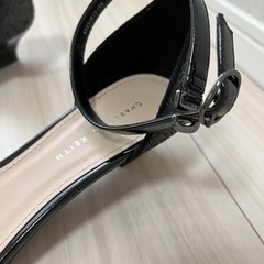 CHARLES & KEITH サンダル　サイズ38(24cm)の画像