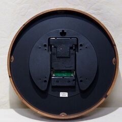 【値下げ】丸型　掛け時計（電波時計）の画像