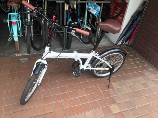 ★美品★20インチ　外装6段変速付き折り畳み自転車　ホワイト