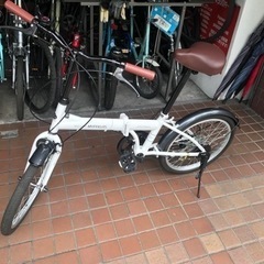 ★美品★20インチ　外装6段変速付き折り畳み自転車　ホワイトの画像