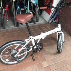 ★美品★20インチ　外装6段変速付き折り畳み自転車　ホワイトの画像