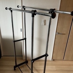 伸縮パイプハンガー2連の画像