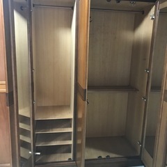 衣類の収納家具ですの画像